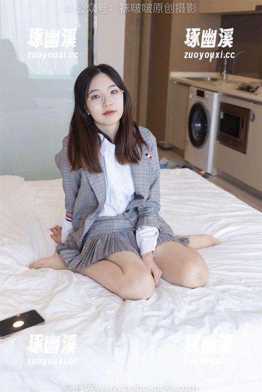 BoBoSocks袜啵啵 - 玩转肉色网袜，小甜豆的私房图让人肆意想象。