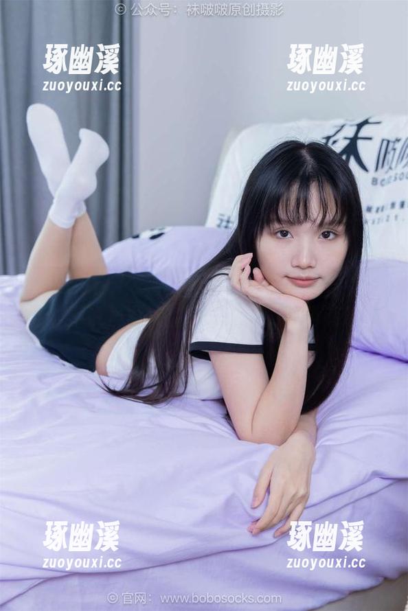 BoBoSocks袜啵啵-苏苏 BoBoSocks袜啵啵 - 精选苏苏与她的板鞋,不说声再见,只说这段旅程真有趣。