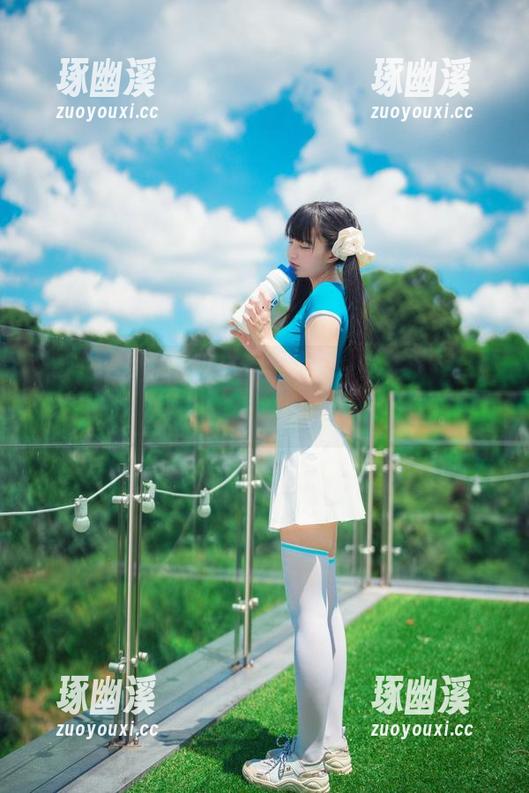 Jenny(정제니)的皮衣作品，不知道是潮流挑战还是街头抒情？