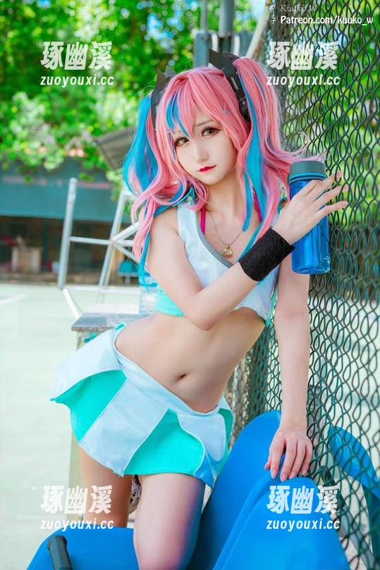 KuukoW带你直击兔女郎写真合集：总觉得她们眼神里藏着一种“草地百合”的气息，哈哈！