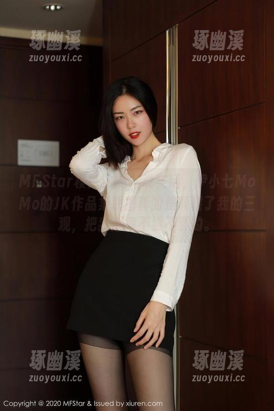MFStar模范学院 - 说实话，伊小七MoMo的JK作品集原图真的是颠覆了我的三观，把我迷得不要不要的。