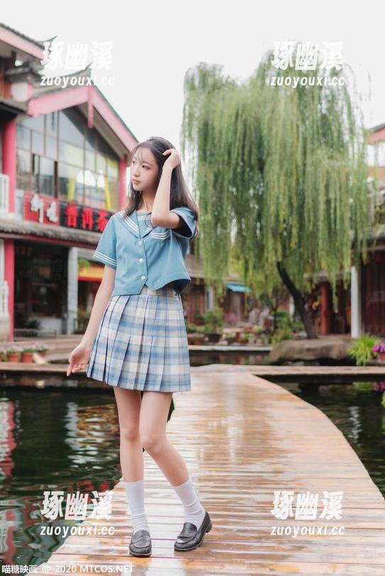 喵糖映画真会玩，黑色制服的福利让我放不下眼睛。