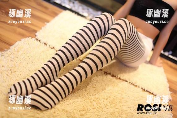 ROSI写真 分享ROSI的白裙新风尚,这种清新感让大海都想探个头…