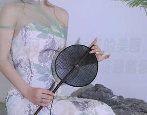 Xiuren秀人网 – Nono酱的美图，透明到连影子都在打招呼呢！资源随便拿！