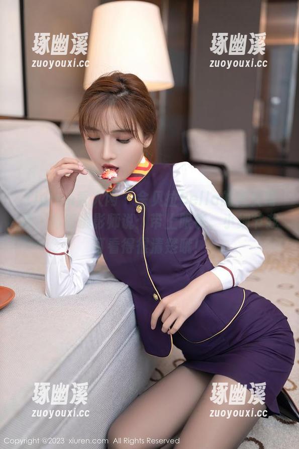 Xiuren秀人网 - 佘贝拉Bella的修女写真，高清摄影师说：带上眼镜，小细节我可看得很清楚哦！