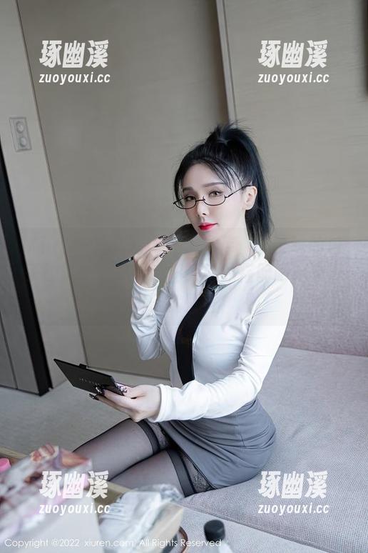 Xiuren秀人网 - 高清图库：奶茶味的包子的泳衣照，快来评论她的搭配吧，充满夏天的誓言！