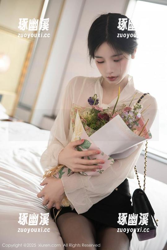 Xiuren秀人网-小泡芙winna Xiuren秀人网 - 小泡芙winna的吊带道场,高清图片带你飞向她的世界