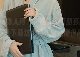 Xiuren秀人网 – 不得了，李丽莎的吊带写真，让下载这个动作也变得很高级！