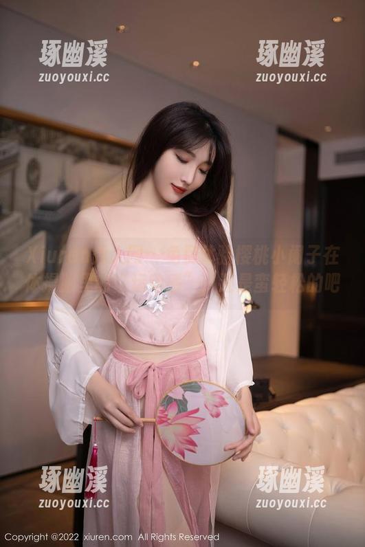 Xiuren秀人网 - 免费体验樱桃小阑子在体操服里的“运动感”，还是蛮轻松的吧