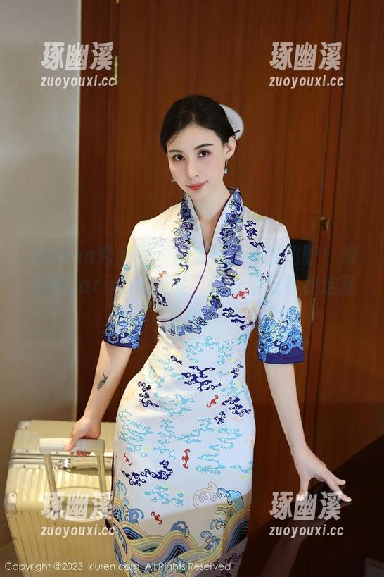 Xiuren秀人网 - 图库作品新鲜出炉！绮里嘉Carina的美足，让我重新审视这双拖鞋。
