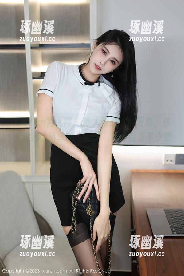 Xiuren秀人网 - 陈大榕的泳装写真，想不到这么简单的“装扮”竟能引发不少想象。