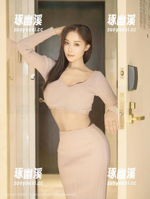Xiuren秀人网 - 未解的女孩情结，尽在雯大王susie的写真合集里游走。
