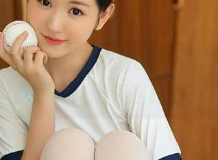 YouMi尤蜜荟 – 最新版的长发妩媚娘，何嘉颖又来刷存在感了！