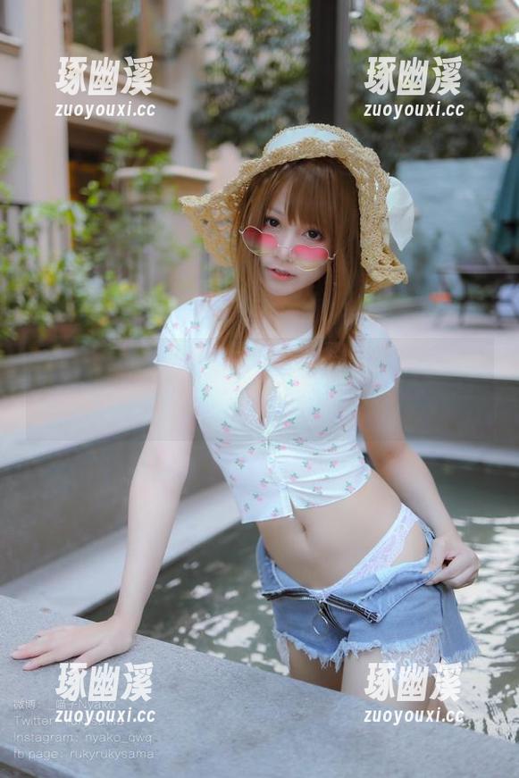 每次看nyako喵子大魔王的水手服美图，分享的力量扑面而来，难以抵挡。