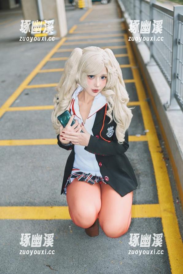 看！puypuy体操服写真更新，动作优雅，这腿线条，不得不说，真夸张。