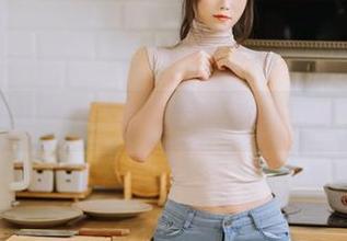 从侧脸到私房，一智智JK的图片展现了别样的风采。