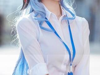 仙女月在喜多川泳装里，这美图好想当我的壁纸！