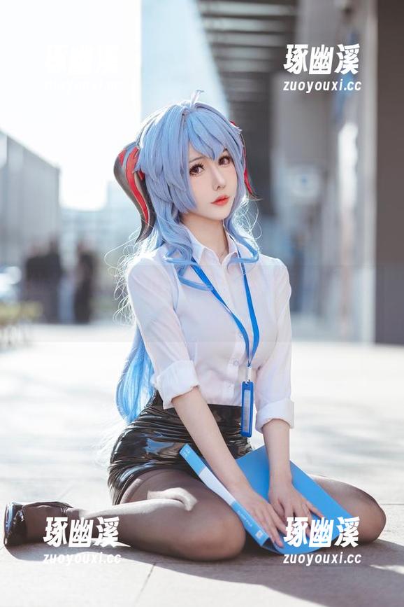 仙女月在喜多川泳装里，这美图好想当我的壁纸！