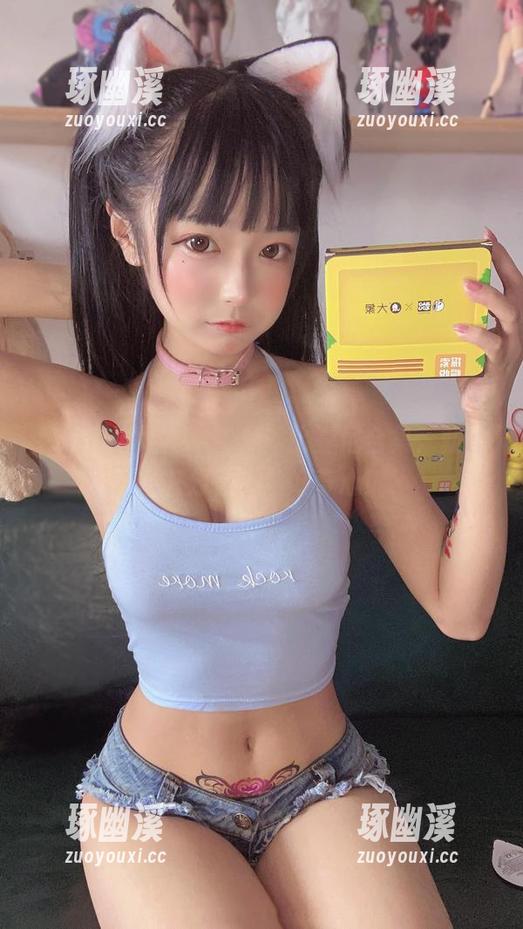 看！佳佳好难啊的小熊比基尼合集，就等你来分享我的好奇心！