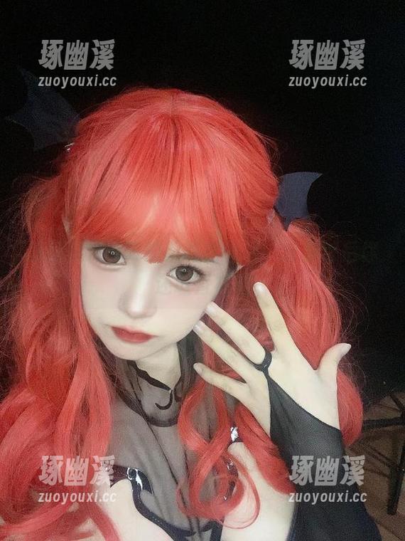 这回是倦倦喵的露背裙美图，分享过后你还敢直视吗
