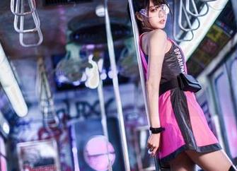 阁楼少女，不只是一幅图，而是周叽是可爱兔兔的全新写真集更新，你看着呢？
