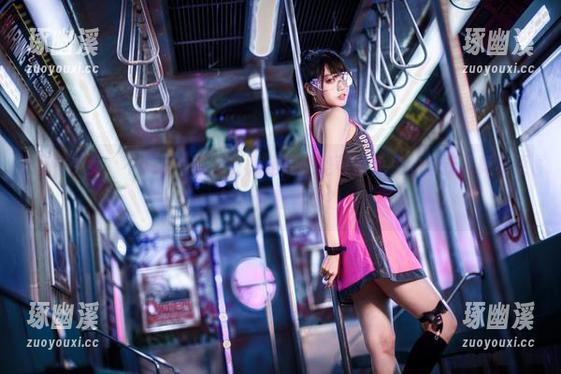 阁楼少女，不只是一幅图，而是周叽是可爱兔兔的全新写真集更新，你看着呢？