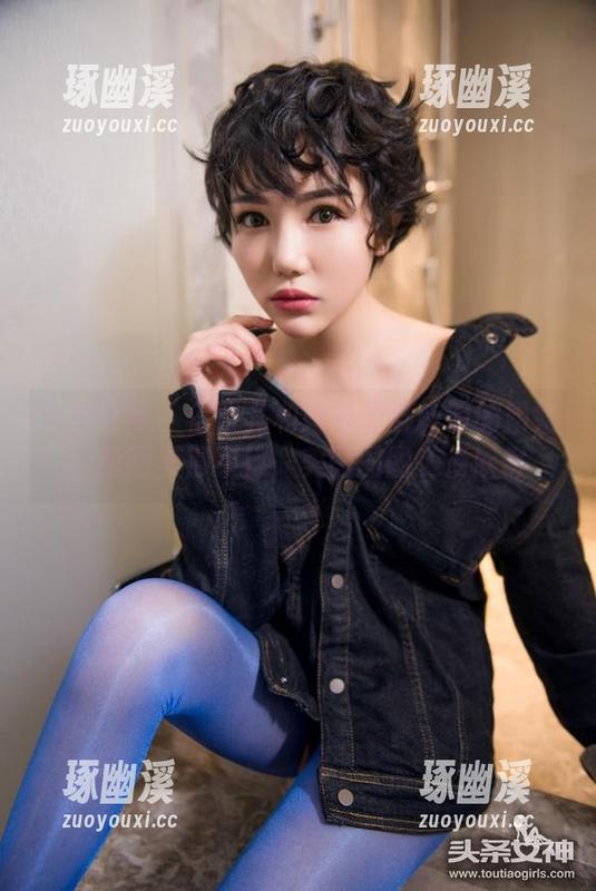 头条女神 - 信悦儿和她那轮廓鲜明的姐姐，画面美得不行，美图图图随便欣赏