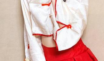 头条女神 – 把足球和私拍结合！易阳的宝贝变身是怎样的？美图让人不敢直视啊！