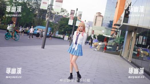 不得不说，妍子坚不可摧在线吉他妹妹的资源，都是“吉他勇士”的标准配置。