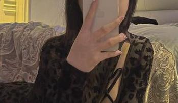 微密圈 – 宋昱欣和她的体操服：在照片里游荡，就像一只不甘平凡的蝴蝶