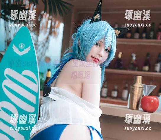 小空sora吊带美图，壁纸里的顽皮女孩，真让人想逗逗
