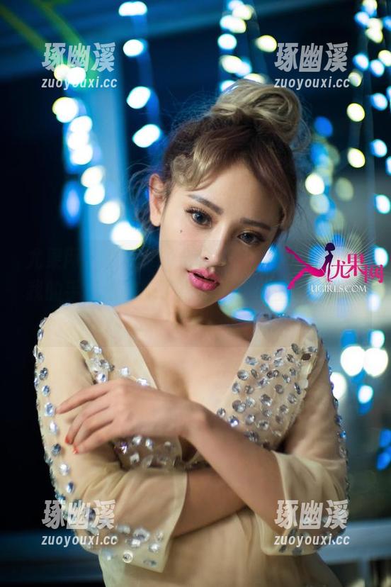 尤果网-Abby金金 尤果网 - 当Abby金金的白裙遇上美图,我的手机像被施了魔法,各种壁纸在心中飞舞!