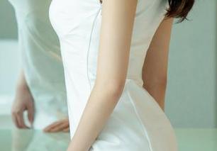 尤果网 – 曼曼的无圣光写真，套装像在炫耀什么不可说的东西。