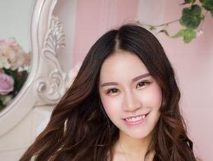 尤物馆 – 李宓儿黑白作品集：你信不信，我现在就想当个艺术评论家，但心里只想着黑白饼干？
