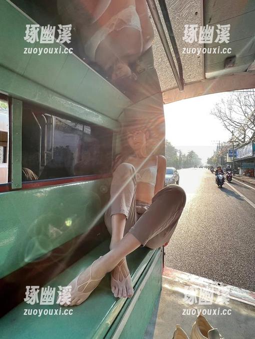 微密圈 - 就是阿朱啊带你领略紫色的韵味合集——每一张都是一段有趣的偏离。