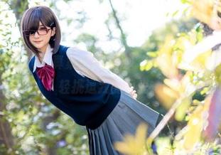 幼爱youmeko写真集里藏着的“白丝”原图，像是在轻轻挑逗我的目光。