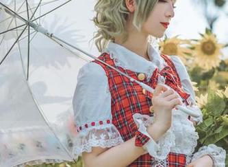 弥音音ww的旗袍美图包，宛如怀旧电影中的女主角，走错了时空的那种。