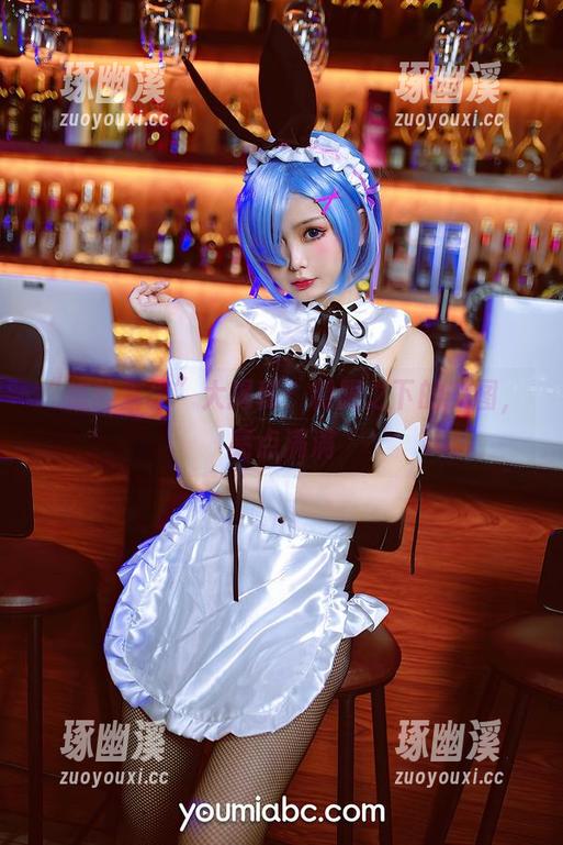 “您的蛋蛋”大揭秘：制服之下的美图，亮点满满