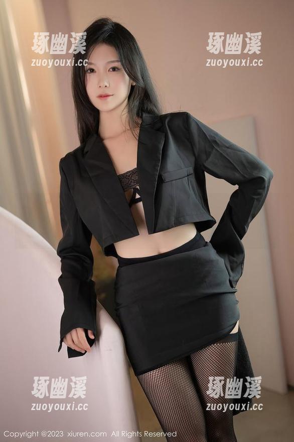 这不是一般的霞之丘诗羽内衣，抖娘利世的作品在网盘里也许能给我找点灵感！