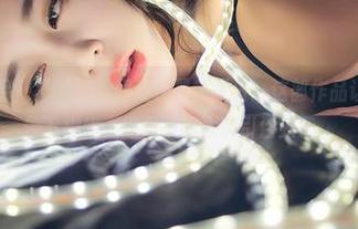 推女神 – 注目！Kiren_程程程最新夏日：这部作品让人忍不住想停下脚步，倒是草帽太吸引目光了。
