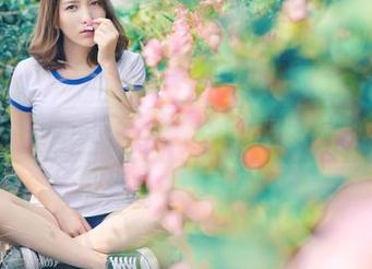 推女神 – 琪琪qlql教你如何在网盘中晒网袜，完美的搭配？