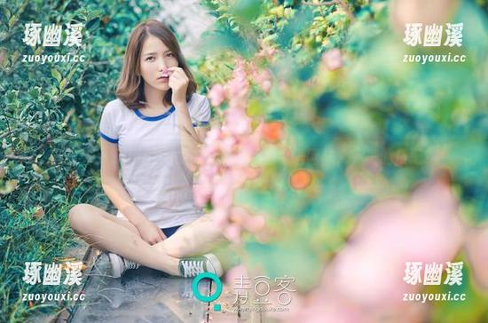 推女神-琪琪qlql 推女神 - 琪琪qlql教你如何在网盘中晒网袜,完美的搭配?