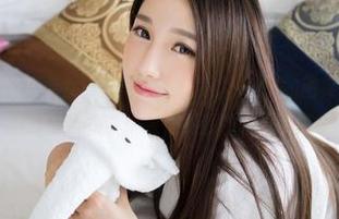 推女神 – 可爱的兔女郎妙趣横生：颖莹儿YY的图库精选，有点想把她多余的小耳朵加到我的家居装饰里。