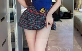 推女郎 – 礼服下的吻熙：每一个细节都在挑战我的专注力。