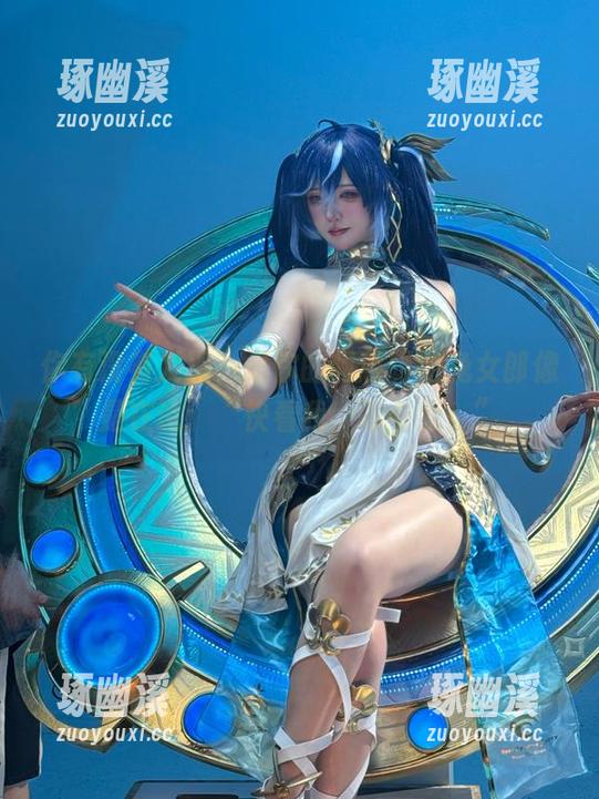 你有没有发现，是你的阿薰呀的兔女郎像是在说：“快看我，再看我！”