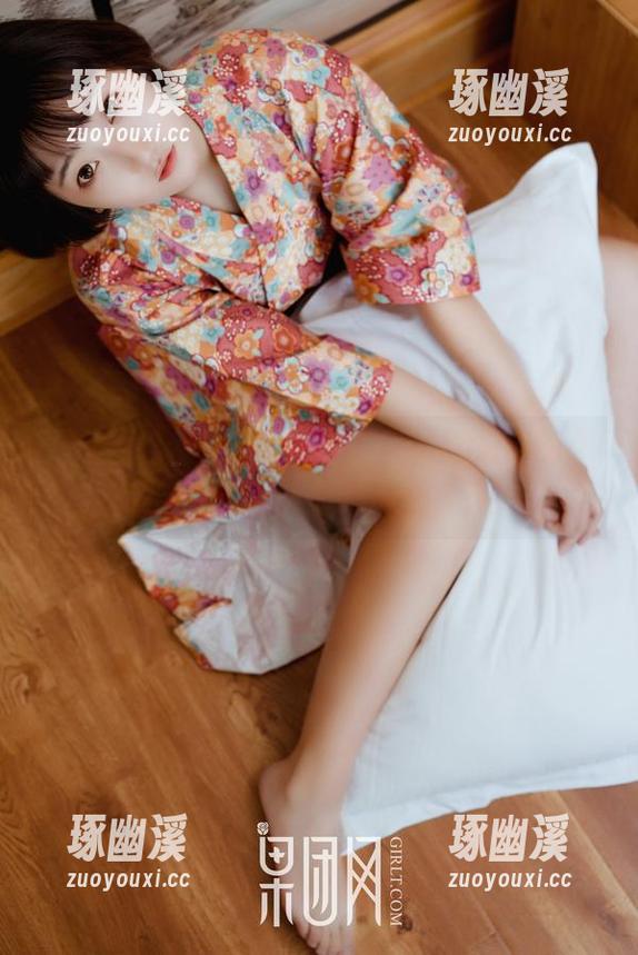 果团网 - 龚玥菲带你去户外，她最新的作品集一定会让你原地低下头！