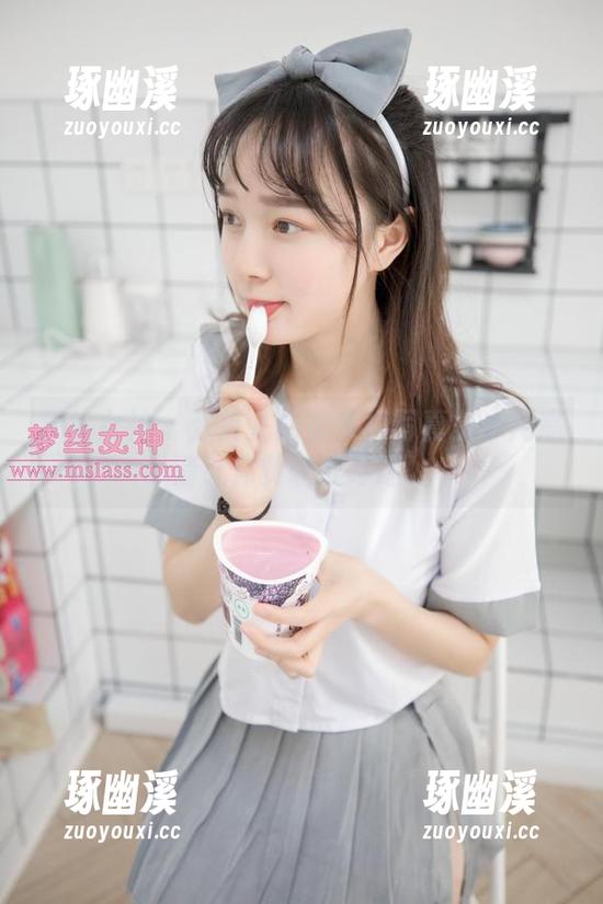 梦丝女神 - 张灵儿的连衣裙写真集：用高清让你赞叹或哼唱！