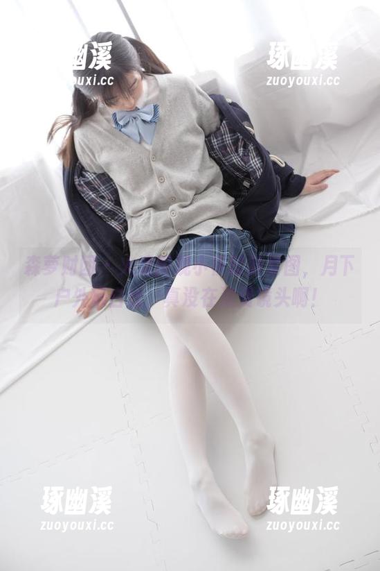 森萝财团 - 火速围观小夜的新套图，月下户外玩白丝，真没在浪费镜头啊！