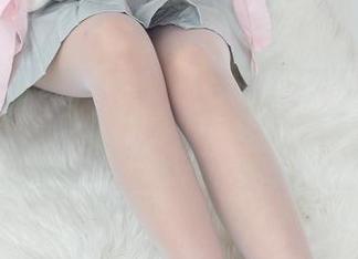 轻松获取！森萝财团的白丝足控，下载只需一键！