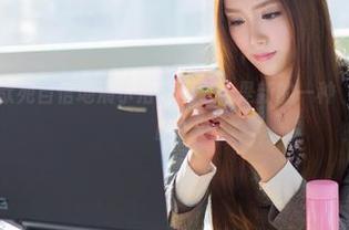 爱蜜社 – 黄歆苑自信地展示浴缸图包，是新的一种‘生活’方式吗？